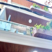 SÁT MT HOÀNG SA Q3 – NỘI THẤT SANG TRỌNG – 3 TẦNG CHỈ NHỈNH 4 TỶ